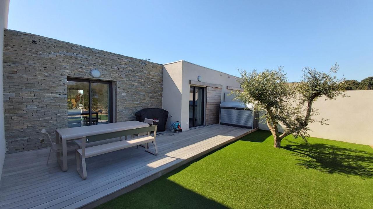 Villa Home Holiday A Cala Rossa Lecci Bagian luar foto