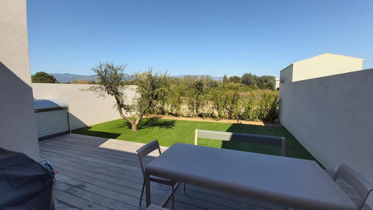 Villa Home Holiday A Cala Rossa Lecci Bagian luar foto
