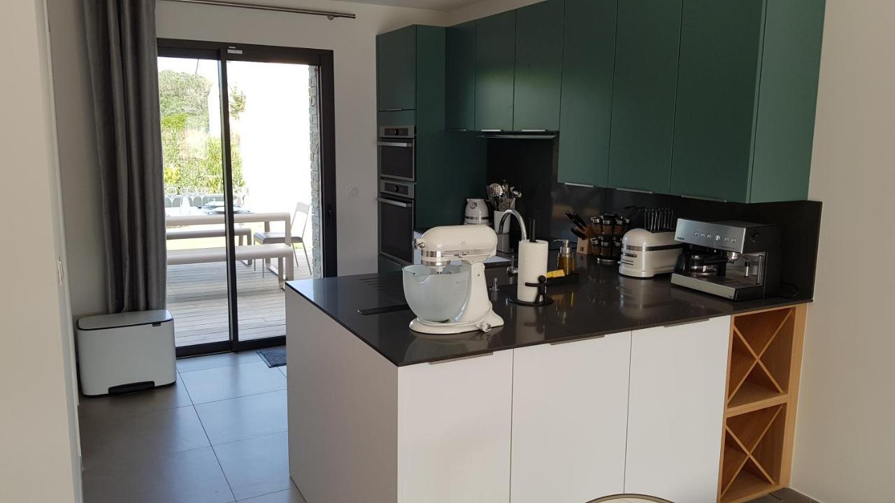 Villa Home Holiday A Cala Rossa Lecci Bagian luar foto