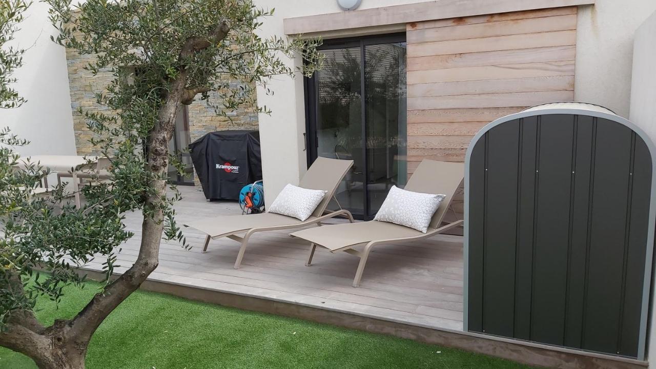 Villa Home Holiday A Cala Rossa Lecci Bagian luar foto