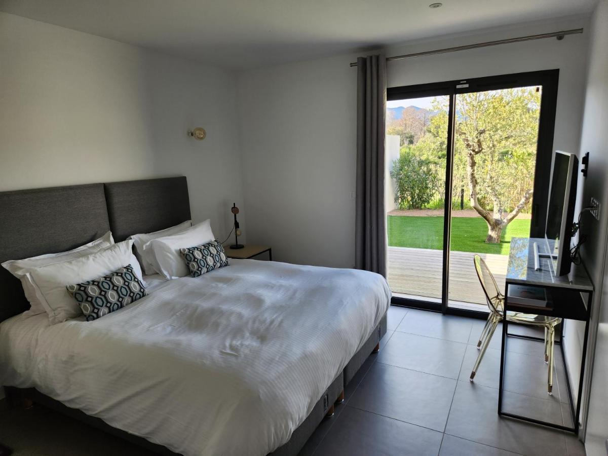 Villa Home Holiday A Cala Rossa Lecci Bagian luar foto