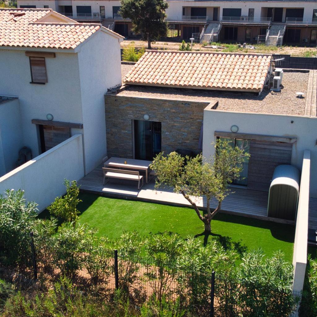 Villa Home Holiday A Cala Rossa Lecci Bagian luar foto