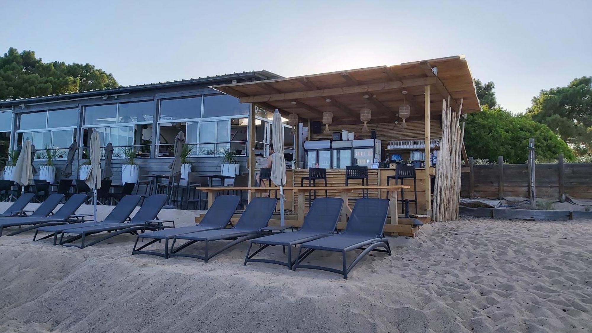 Villa Home Holiday A Cala Rossa Lecci Bagian luar foto